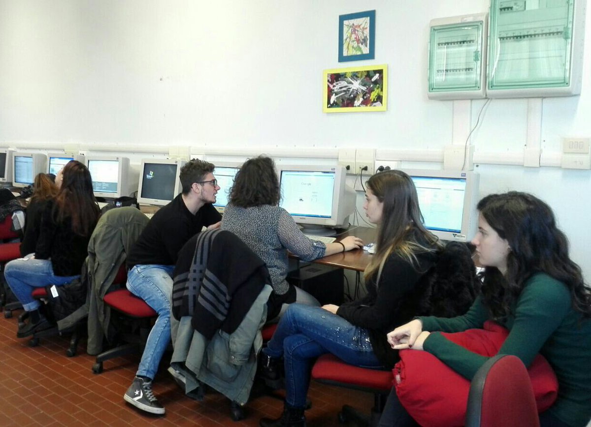 ecothree1617's tweet photo. Insieme per decidere ✌🏻
#ASOC1617 #collettivitá #OpenCoesione #responsabilitá #coinvolgimento #impegnocivico
@europedirectcampobasso https://t.co/Ubq5N2lLwx