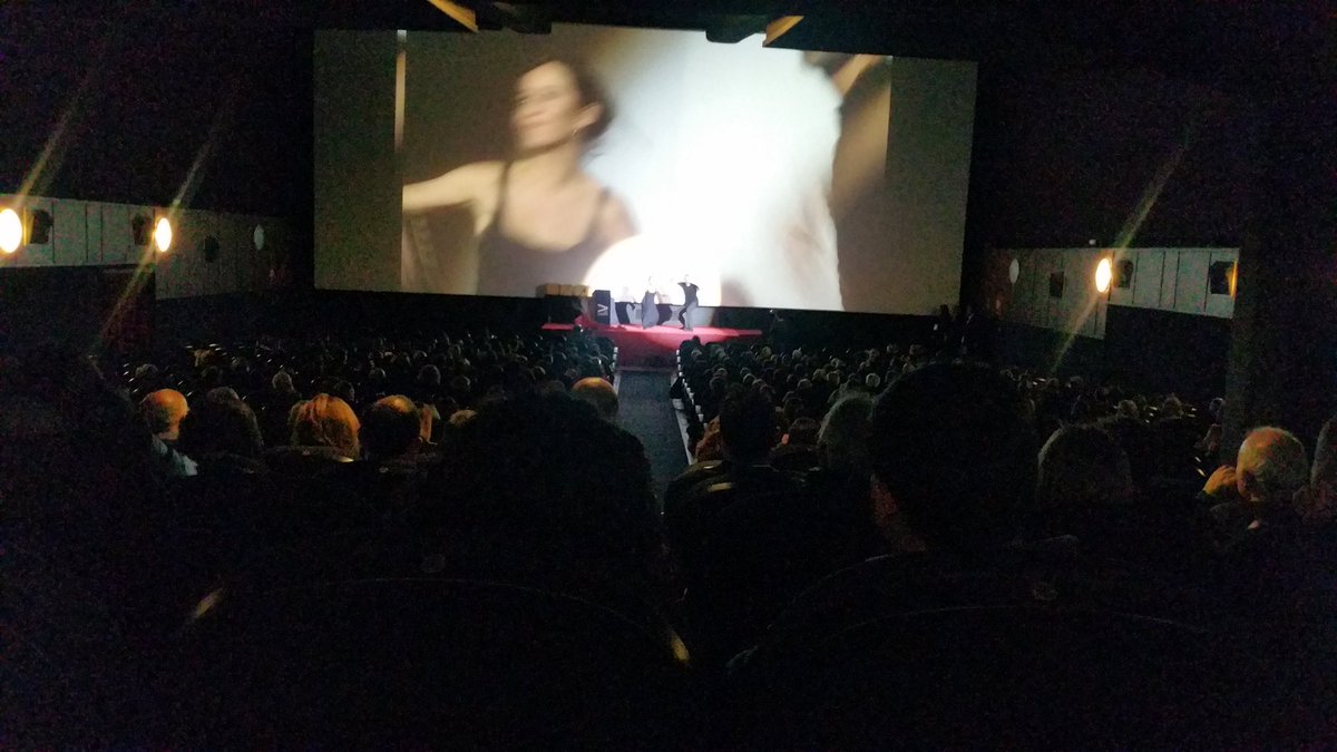 govcatcentral's tweet photo. Santi Sarratosa i Mariona fent honor del "savoir faire" música amb el cos. Encert de @VICCOMERC portar-los a la gala. Reconeixement. https://t.co/jZJC7Qb6cq