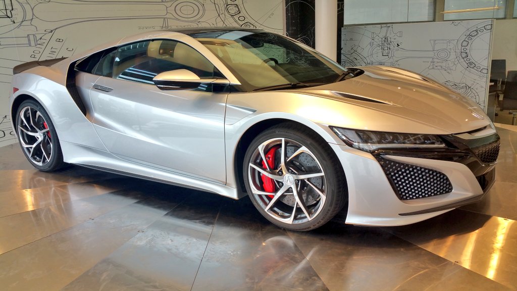 mouharrekmag's tweet photo. Acura NSX arrived ME-Kuwait With a stunning sporty aerodynamic Eye catch design https://t.co/dVqwV1O6p8