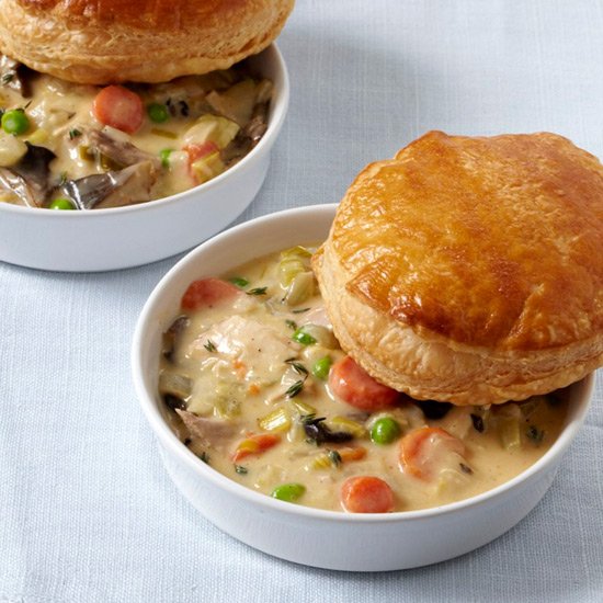 foodandwine's tweet photo. Chicken pot pie is the ultimate comfort food: https://t.co/n6FObQ5Amg https://t.co/rmpSNAKwIA