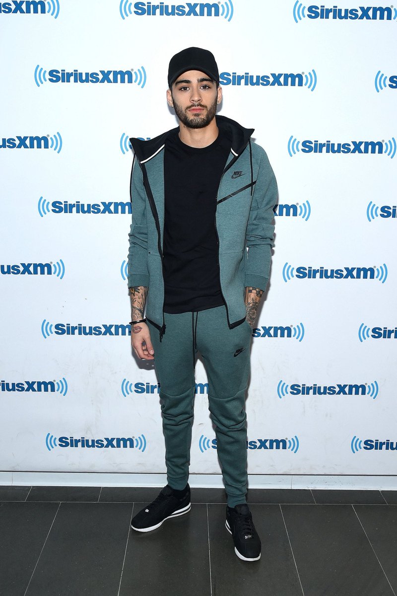 nike cortez tech fleece