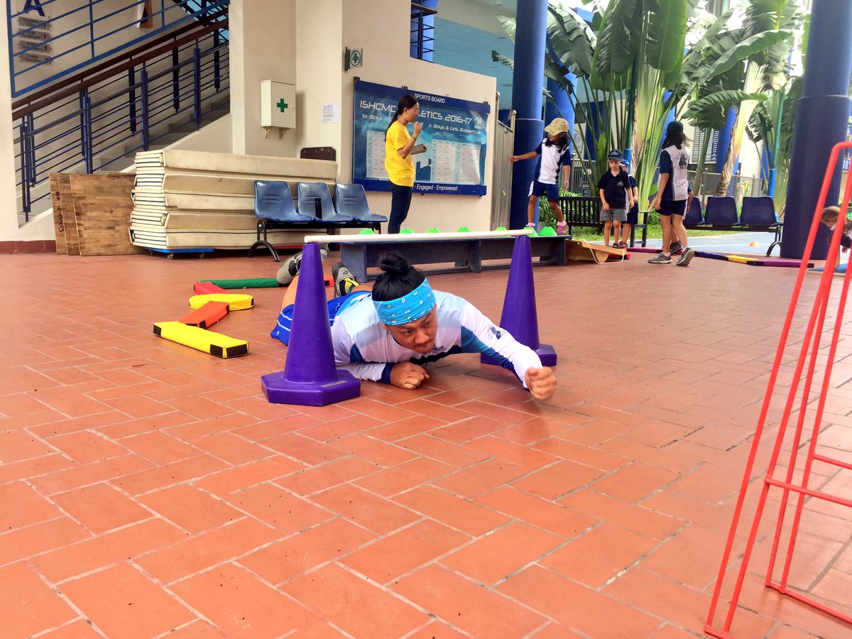 cevillawolf's tweet image. @PhuHua leading the way at #ishcmcsportday16 #balancedlearning