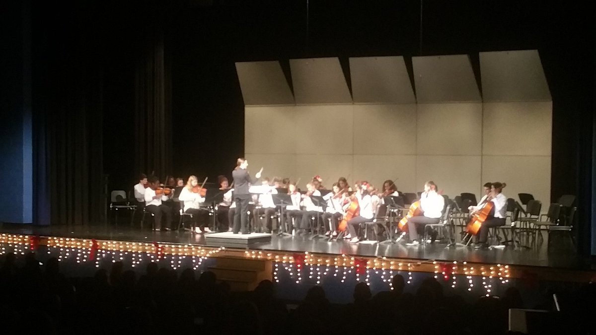 ThompsonJags's tweet photo. Wonderful performance tonight by the RTMS orchestra! Way to go Ms. Scruggs. #ThompsonJags https://t.co/m46T7I18ae
