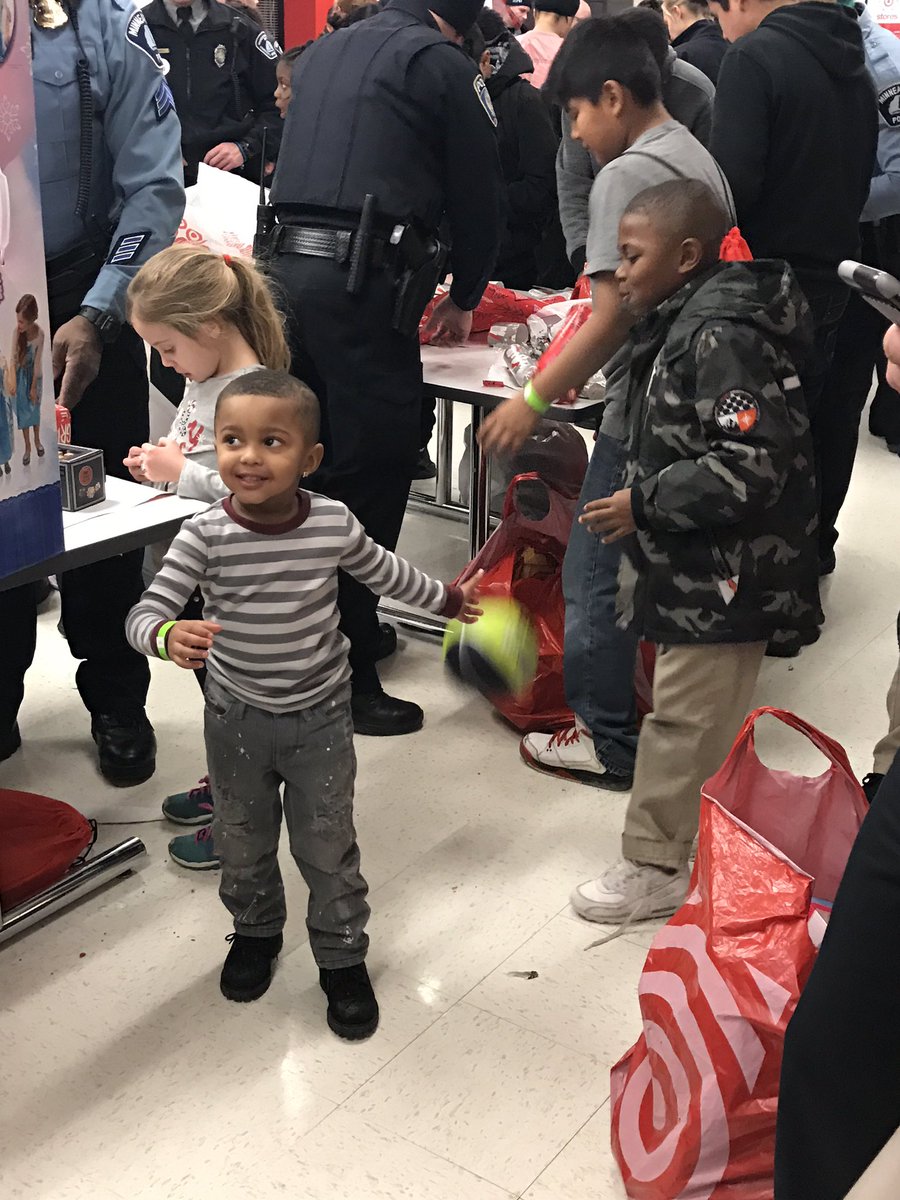 Thank you officer Tony Adams and PALS group for an amazing #heroesandhelpers <a href="/MinneapolisPD/">Minneapolis Police</a> <a href="/SAS_0212/">Sonya Abu-Sharar</a> <a href="/AdamFroeber/">Adam Froeber</a> <a href="/PetzoldAshley/">Ashley</a>