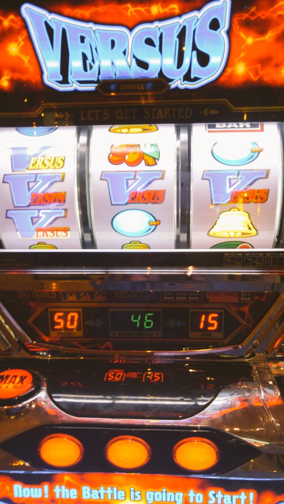 バーサスで、中段揃い引いて平行揃い3回引いて上っぽいのに－115枚って…取りこぼし１回なのに…
#スロット　#6　#A 
#ギャンブル