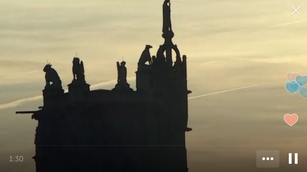 dzwomble's tweet photo. .@moctarkane on #Periscope: #Paris quick #sunset #ZoomScope rooftops. #travel https://t.co/dssqIXdfqI https://t.co/fDNcE3YUWh