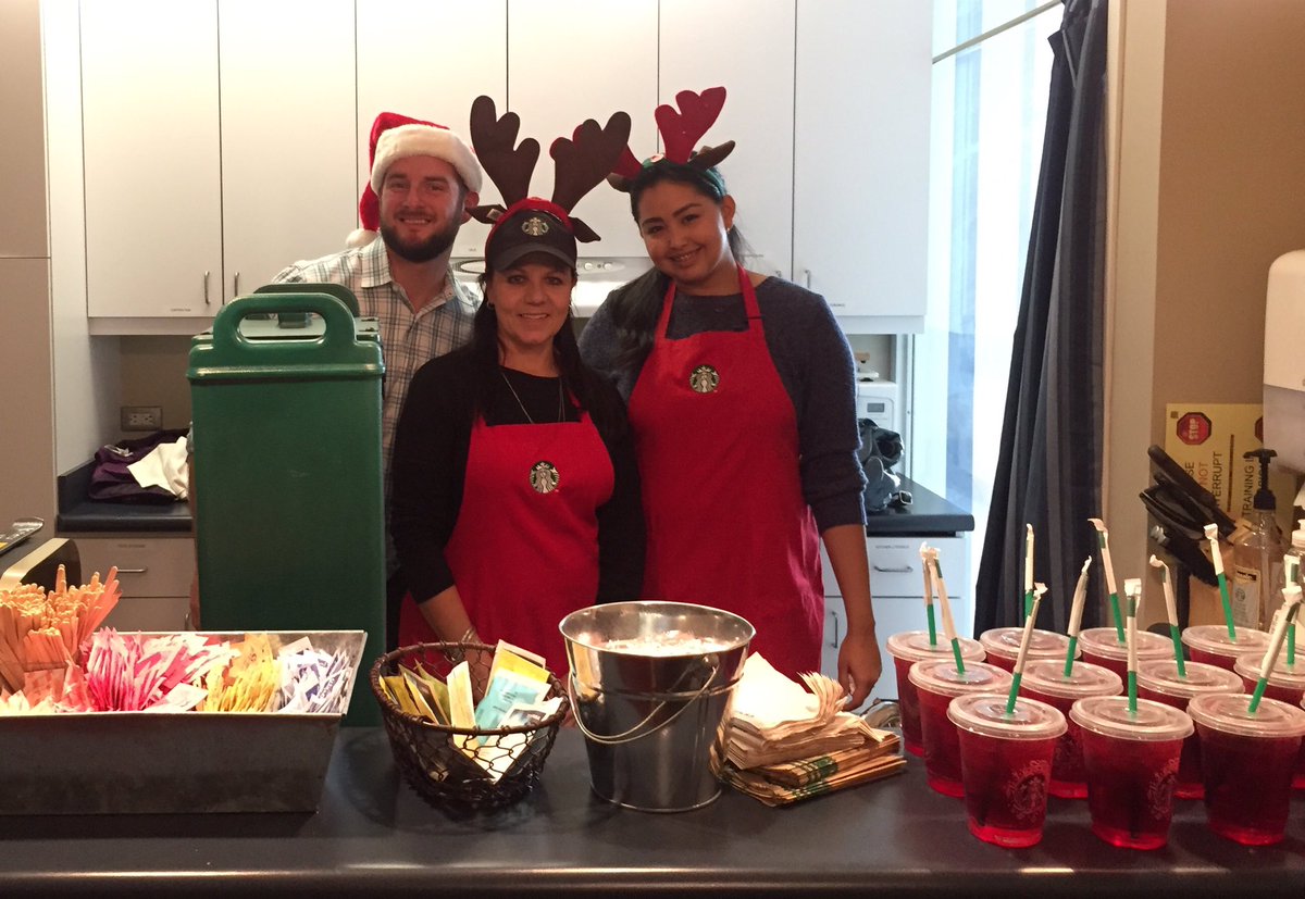 The tradition continues...spreading holiday cheer at CFI <a href="/scarmedforcesn/">SCAFN</a> <a href="/BGonzaba/">BGonzaba</a> <a href="/Starbucksnews/">Starbucks News</a> <a href="/YorkTraci/">traci york</a>