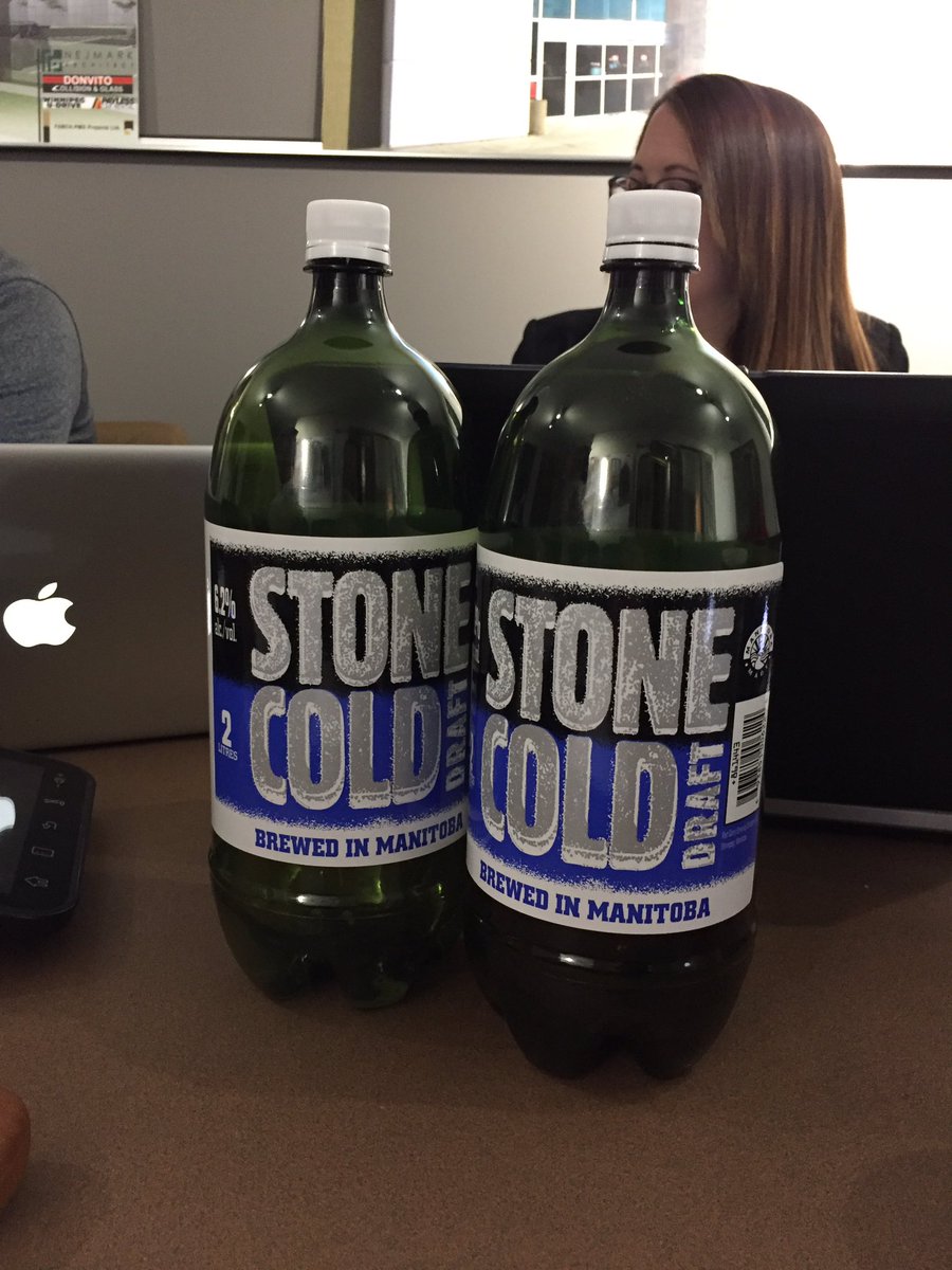 GNCTR2017's tweet photo. Meetings brought to you by Stone Cold® #hydration#BEvERages#GNCTR2017#stonecold#officialdrinkofGNCTR2017 https://t.co/YbJdKJvyUD