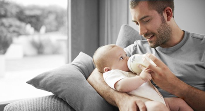 kyunghyang's tweet image. 롯데, 남성 직원도 의무 육아휴직...대기업 최초. 
남성 휴직자는 휴직 첫 달 통상 임금의 100%를 받게 됩니다. 여성 육아휴직 기간도 최대 2년까지 확대합니다. #롯데 #육아휴직 #함께하는육아 
biz.khan.co.kr/khan_art_view.…