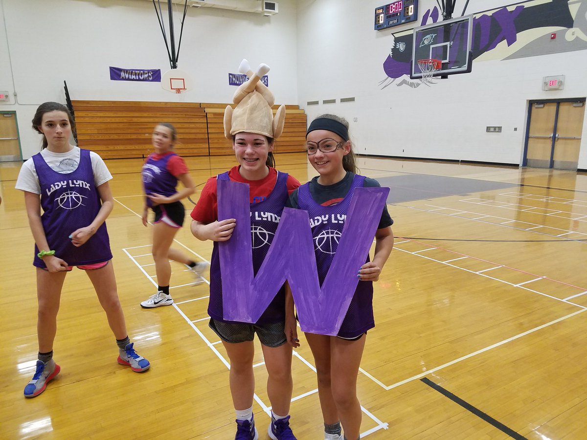 The #ladylynx still celebratin those "W"s over NGate! Bandit, winner chicken dinner &amp; knockout winners! <a href="/lmslynx/">@LMSLynx</a> <a href="/coachbenny3/">Jeremy Benninghoff</a> <a href="/emmacclark10/">Emma Clark</a>