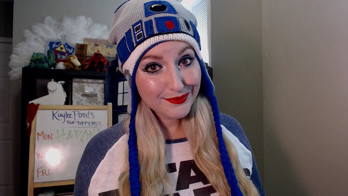 Beep boop beep beep whirrrrrr!! R2D2 reporting for duty!  https://t.co/mp8SXn1mor https://t.co/dvhj4