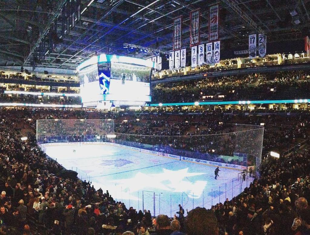 CamWheelan's tweet photo. My first leafs game was an entertaining one #leafsnation #acc #toronto https://t.co/O5yD53gN49 https://t.co/Hk9s20rGwa