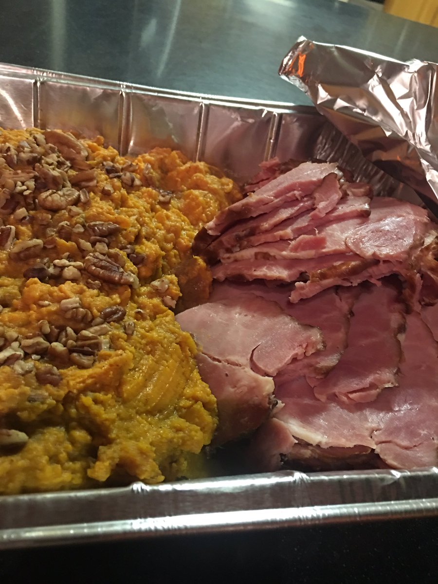 TwistedTips's tweet image. Feastin' #TwistedTips #worldwide #yamsandham