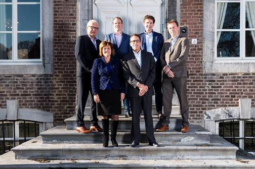 Essent sluit driejarig schoonmaakcontract met Hago. facto.nl/essent-kiest-v… <a href="/schoonmaken/">Vebego Cleaning Services</a> <a href="/RianItsme/">Rian de Jong</a>