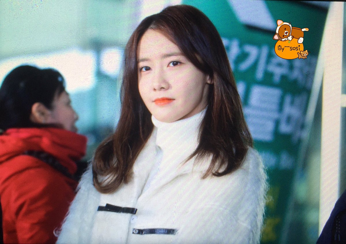 [PIC][15-12-2016]YoonA trở về Hàn Quốc vào sáng nay CzsE0p0UQAAUaov