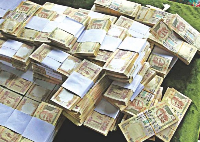 SakshiNews's tweet image. #demonitisationofnotes #maharastradccbbranches నాలుగు రోజుల్లో 5వేల కోట్లు!
goo.gl/cddA1p