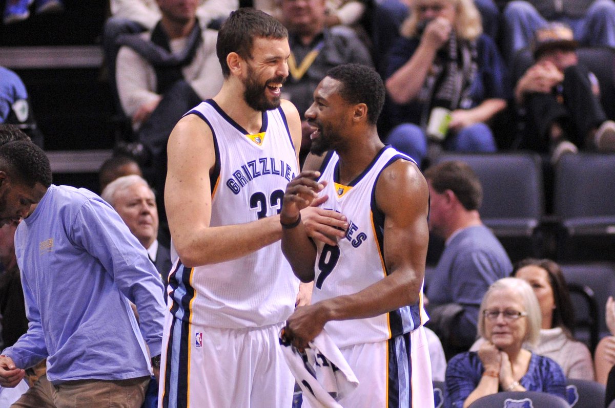 espn's tweet photo. Grit, grind and WIN!

The Grizzlies are the only team to beat Warriors &amp; Cavs this season ... and held each team to its lowest point total. https://t.co/cTWFrE1L8o