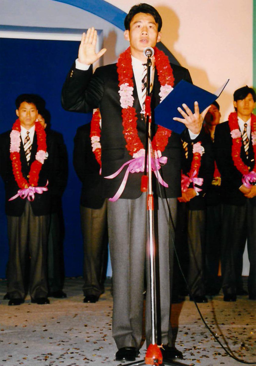 《최고의 구단, 최초의 약속》
오늘은 수원삼성블루윙즈축구단이 탄생한 날입니다. 지금까지의 성원에 감사드리며 자랑스러운 역사를 이어나갈 수 있도록 앞으로도 많은 응원 부탁드립니다.