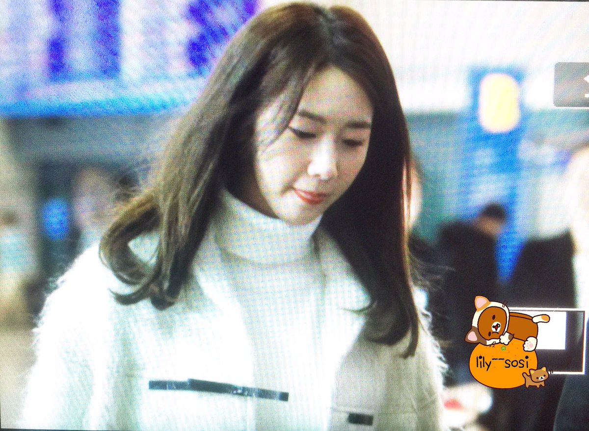 [PIC][15-12-2016]YoonA trở về Hàn Quốc vào sáng nay CzsFPZGUQAABmhK