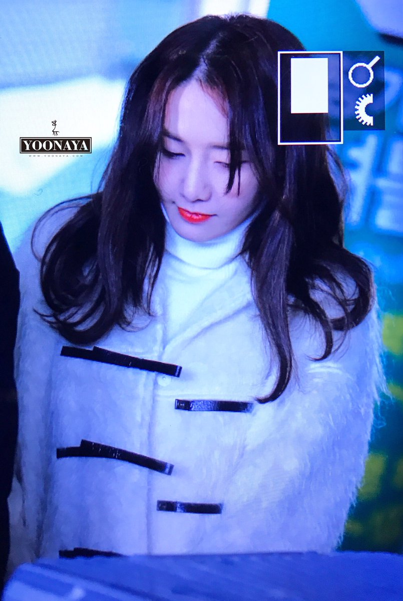 [PIC][15-12-2016]YoonA trở về Hàn Quốc vào sáng nay CzsFWm2UQAAOzoG