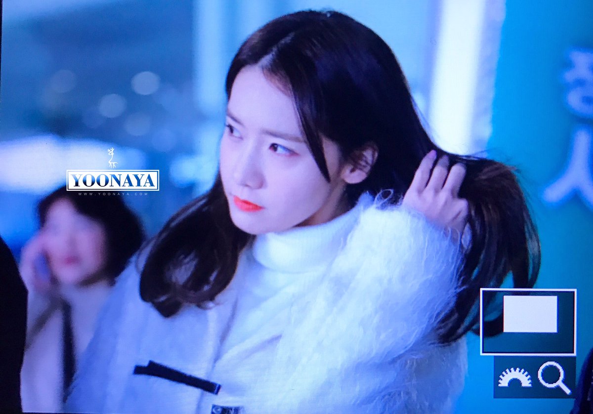 [PIC][15-12-2016]YoonA trở về Hàn Quốc vào sáng nay CzsFcWQVIAATSIT