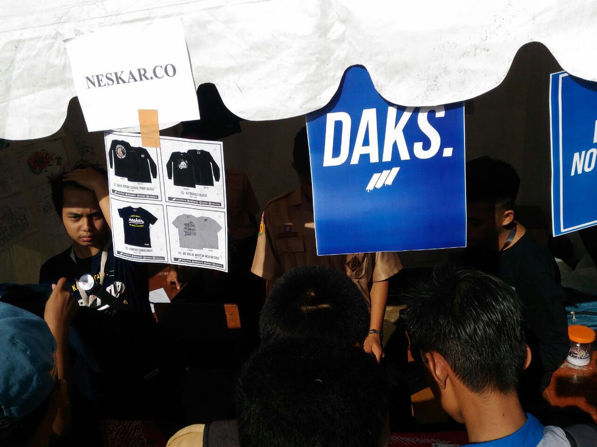 Stand kami bareng osis yaa!