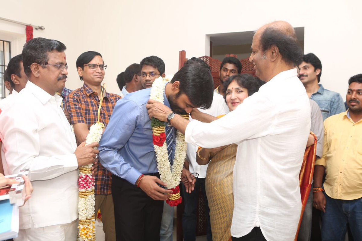 dhanushkraja's tweet image. What more can i ask ?? #thanksthalaiva 🙏🙏🙏❤️❤️ with all your blessings #vip2 kick starts from today. #raghuvaranisback