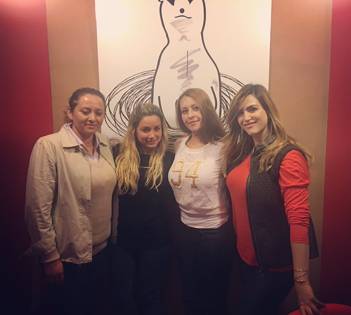 irsasanchez's tweet photo. Cuando te rodea gente tan linda.Grax a c/una por hacer el último programa de #MatchPOP del año todo un hitazo! @wapaexpress @IrsaFansClub *🎙 https://t.co/5hEQWfP9Vk