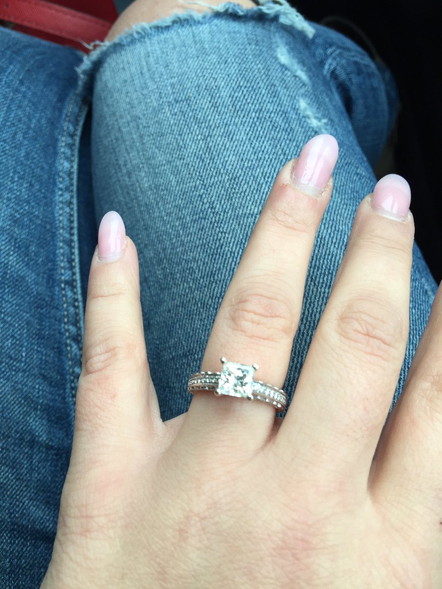kourtttkneee's tweet photo. My manager got engaged and I don't think I ever cried so much in my life 😭😭😭💓🙌🏼 https://t.co/QwSHIYjJQQ