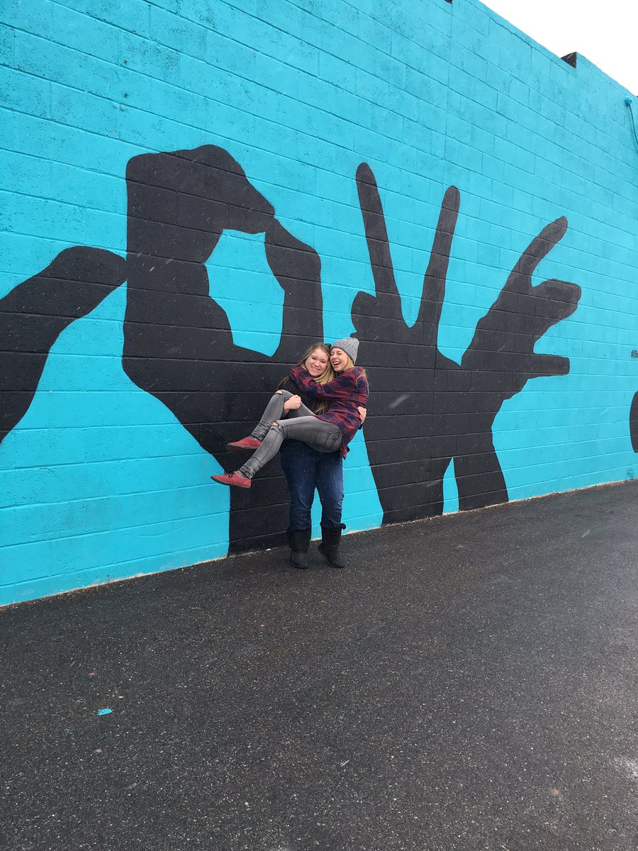 abbey_db's tweet photo. My people. https://t.co/gkPG7K6UgS