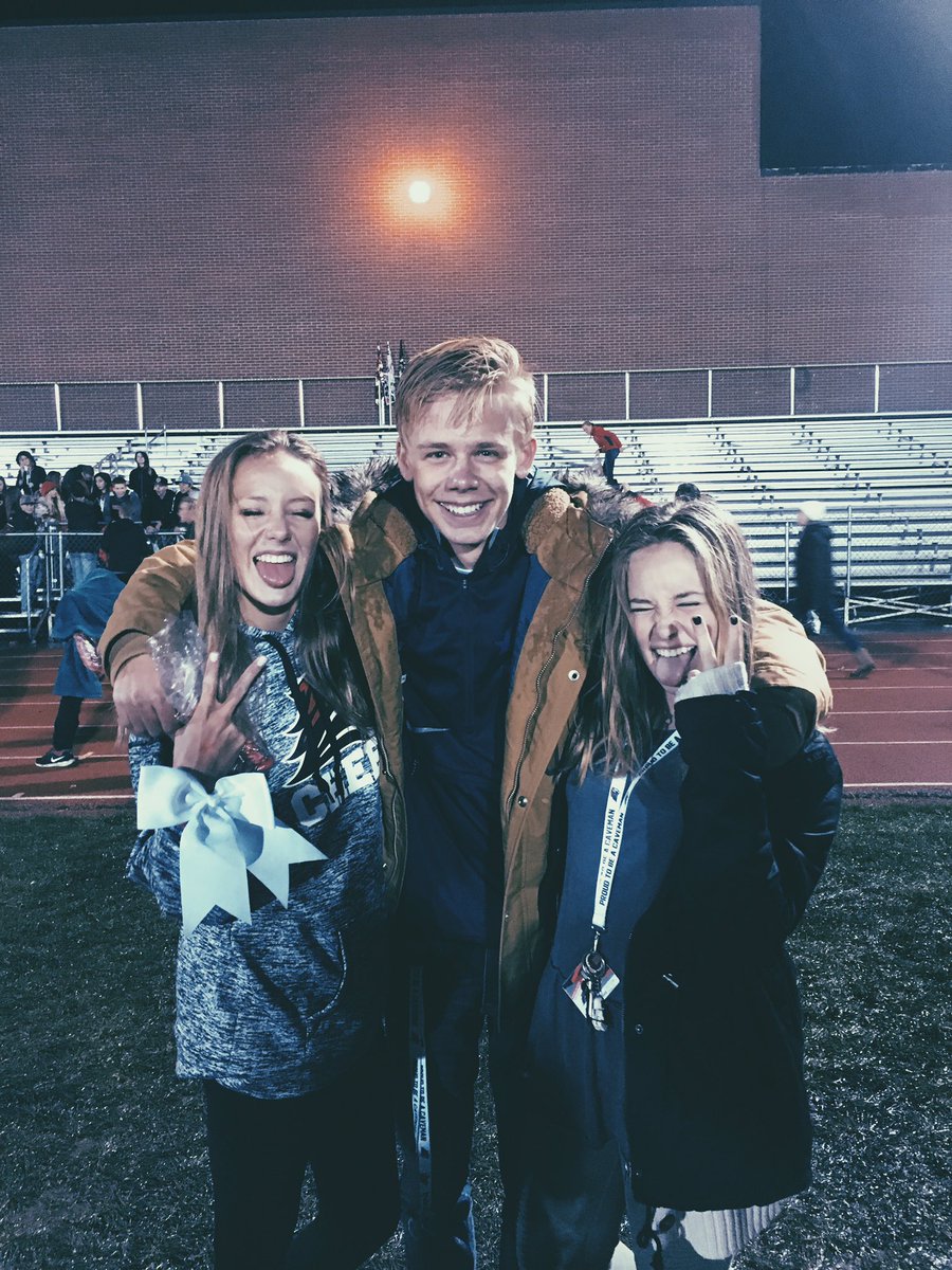 brookerayyy_'s tweet photo. before it's too late- hbd @j_phillips47 !!🎉✨ https://t.co/QJxLB4ppvo