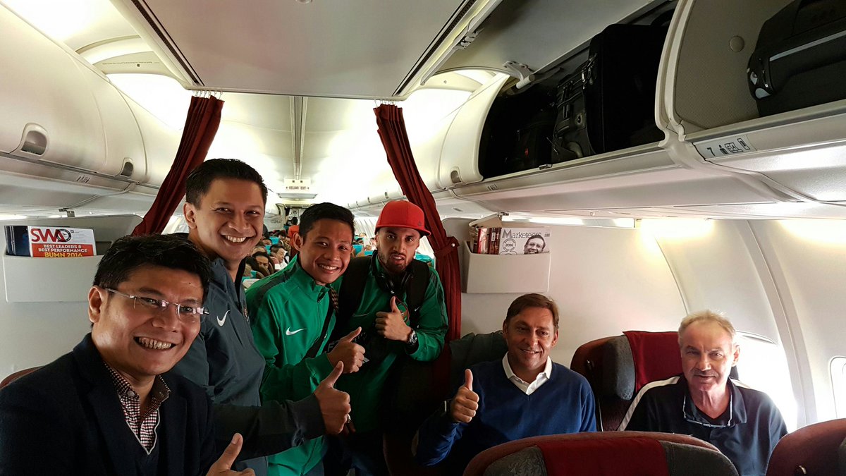 Para pelatih dan pemain #TimnasIndonesia sudah berangkat menuju Bangkok dengan GA868. Semoga #TimnasJuara!
