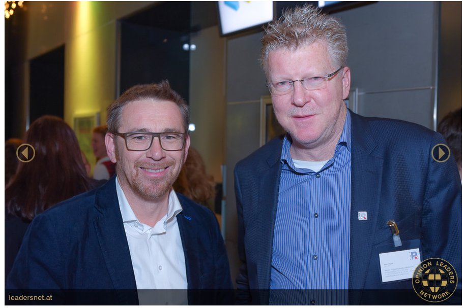 Peter_Aigner's tweet photo. AiG on tour: Peter mit Gerald Stöllnberger bei der DBT Award-Show von APA und sd one... - #dbt #apait #sdone #awardshow #digital #disruption https://t.co/Ji09LTyUPg
