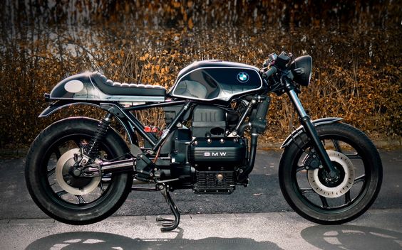 OfficineRoma's tweet photo. A black #bike from the #BlackForest.
#BMW #officineroma #BMWMotorrad #Motorrad @BMWMotorrad @BMWMotorradIT @BMWMotorradUK @BMWMotorradUSA https://t.co/oeKq4SjSLl