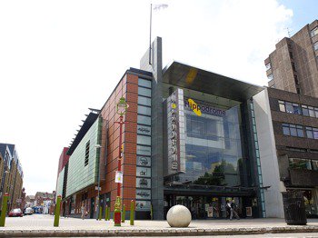 88BromsgroveSt's tweet photo. Approx 2 minutes walk to the Hippodrome Theatre from #88BromsgroveHouse . Talk about convenient ;) #WeHaveRoomForYou #AstonUni #BCU #UOB https://t.co/a0FEbxaOFR