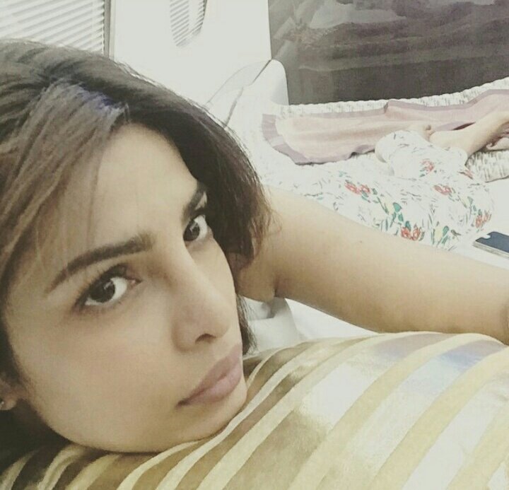 vaibhavip_18's tweet image. Dont wanna see pc like this then vote: goo.gl/18OF0g 
#QueenPriForPCA 
We can&apos;t disappoint her