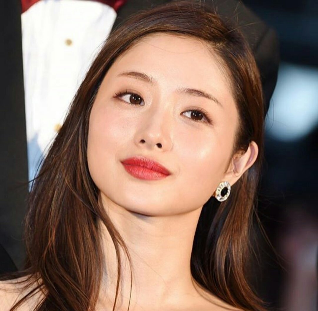 石原さとみ Fam Twitterissa もうほんとに綺麗 肌とか綺麗過ぎて羨ましいを超える だいすき石原さとみ 石原さとみ 華麗すぎる