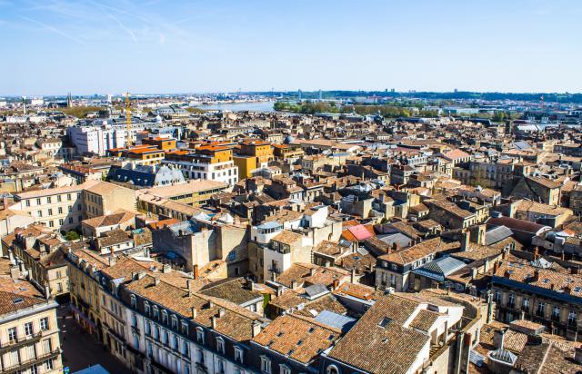 SGINVEST_44's tweet photo. Michel Mouillart : « 2017 sera une très bonne année pour l’#immobilier »  https://t.co/kThsbwwis1 https://t.co/jaijYODCnT