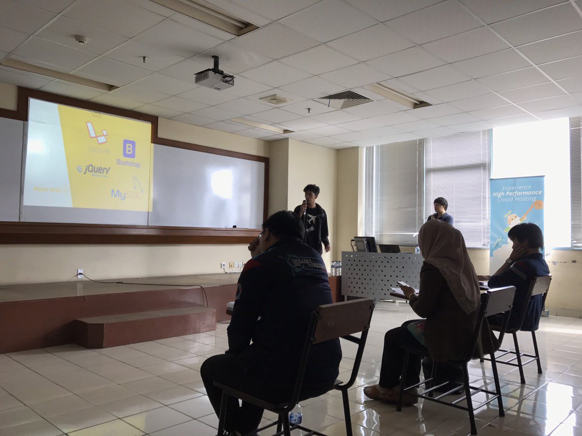 HEXION2017's tweet photo. [Live Update Website Making]
Tim ke Delapan untuk penjurian Website Making adalah "Yu Coding" 
#HEXION2016 https://t.co/OtSJCD3Bx5