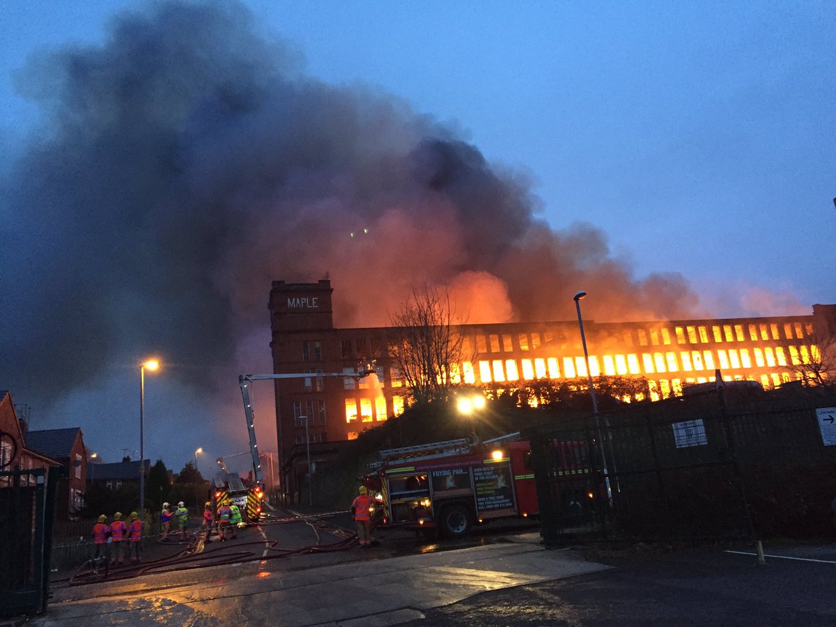 manchesterfire's tweet photo. Information regarding a mill fire we are currently tackling in Oldham https://t.co/PQty6dkfaW https://t.co/mx67NU5O6B