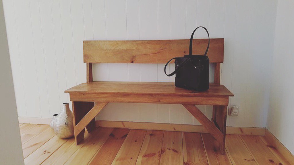 Misszohramel1's tweet image. Loving my new hallway bench. Just love #minimalism #whitewalls and having my house #openandfree