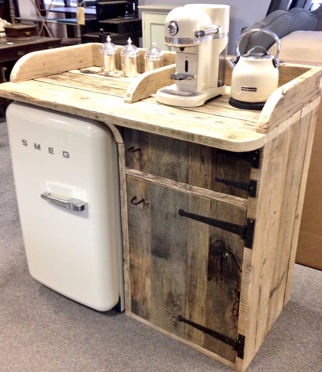 Debrisdubois's tweet photo. Recently designed &amp; made #TheLarder for each of the Stable-Rooms at The Pig Hotel in Combe. #MiniBar #Smeg #ThePigHotel #design #anvilcomp https://t.co/Tf1N8sGgRA