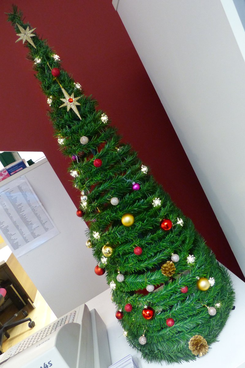 WelshHealthLib's tweet image. And today is a selection of trees from the @cuhealthliby in @cardiffuni #librarychristmas #medlib #christmaslibrary libraries.walesdeanery.org/libraries/view…