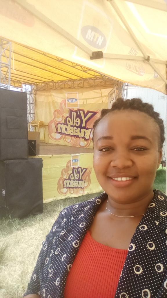 hannybliz's tweet photo. @MTNNG_Yello invasion #delsu #yelloinvasion am here to have fun! Starting coming #delsu https://t.co/3wpjYSB6yC