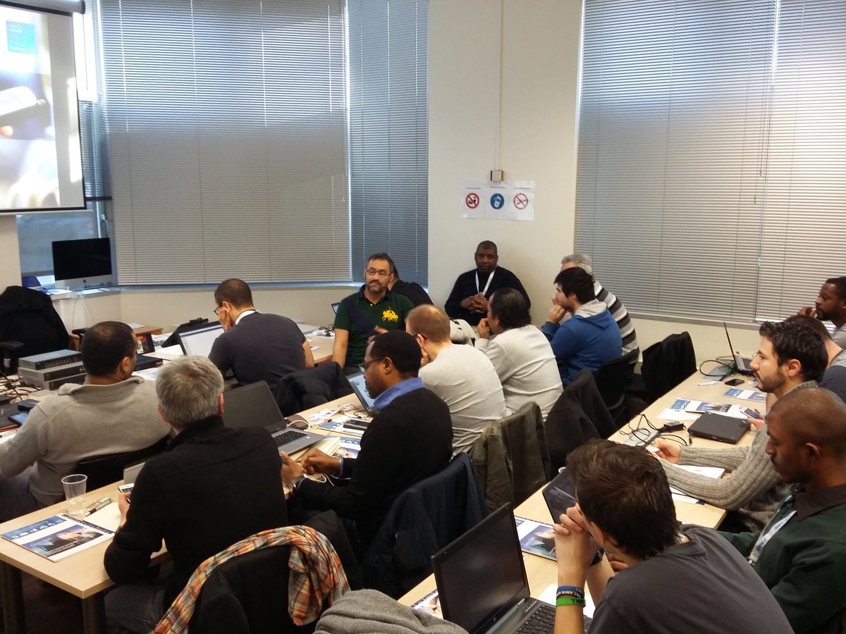 Jota75000's tweet photo. Salle comble au BSC de @TDAzlanSI_FR avec @AllyansCisco https://t.co/Xij4xdjIjv