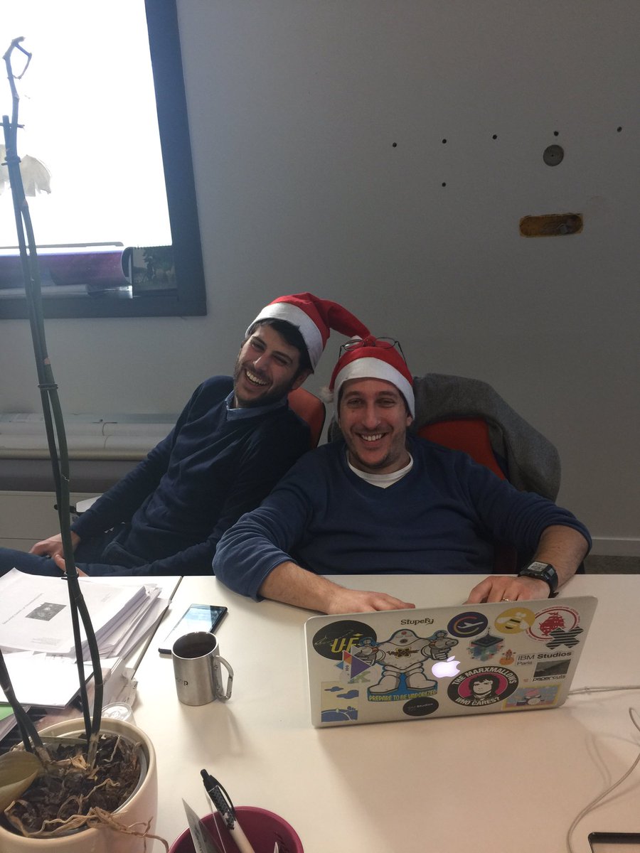maiandremarie's tweet photo. C'est #noel #Christmas au studio #ibmstudioparis avec @iamreeko https://t.co/JpN2ehwLnw