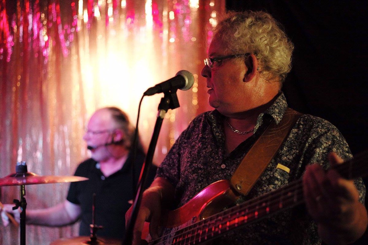 FloBauerOff's tweet image. ❗️Concert de dernière minute❗️
Retrouvez nous ce soir au 8 Bar à Bâle (CH) à partir de 20h30.
#FloBauerBluesProject
#Toujoursprêtpourjouer