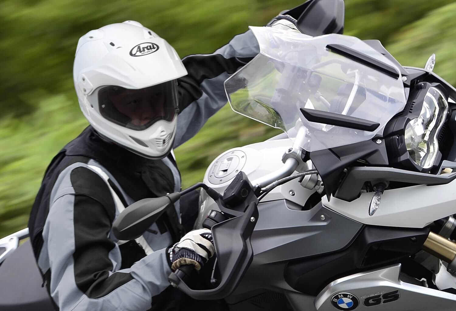 アライヘルメット Arai Helmet アドベンチャーバイクに跨るライダーの皆さん アライヘルメットのtour Cross3知ってますか このtour Cross3の口元に注目 これtxマウススリットって言ってアライの中でもtour Cross3にしか付いてないんですよ T アライヘルメット Arai Helmet アドベンチャーバイクに跨るライダーの皆さん アライヘルメットのtour Cross3知ってますか このtour Cross3の口元に注目 これtxマウススリットって言ってアライの中でもtour Cross3にしか付いてないんですよ T