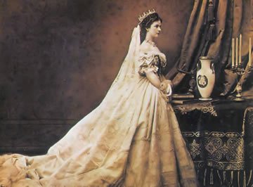 #throwbackthursday The spirit of Sissi is still lingering through the Correr Museum of Venice a city she never loved ow.ly/6zNx306Re4u