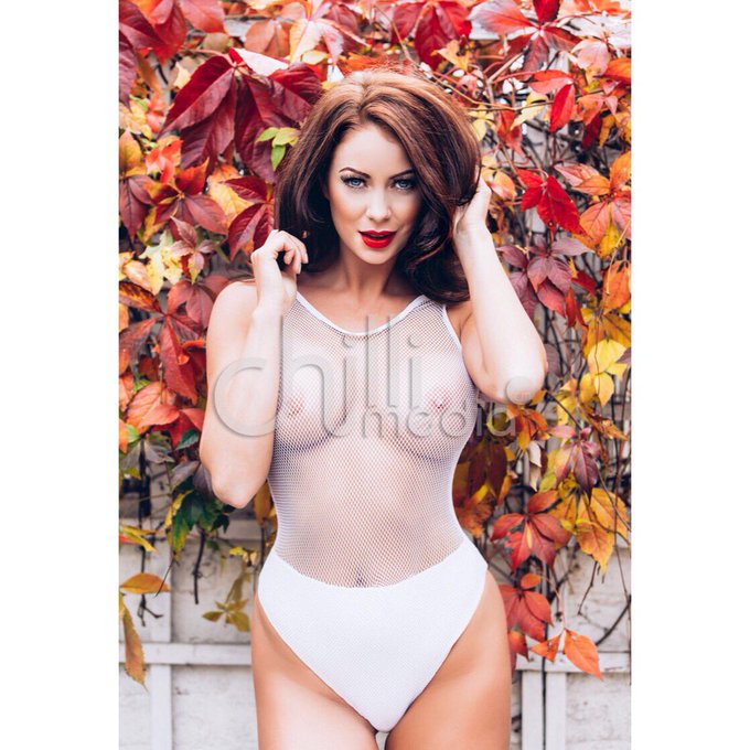 Last chance to enter for a chance to win my 2017 calendar! Follow both myself &amp; @TheCeleb_Zone &amp; RT this<a href="/tag/newprofilepic"class="tags"><span>#newprofilepic</span></a>